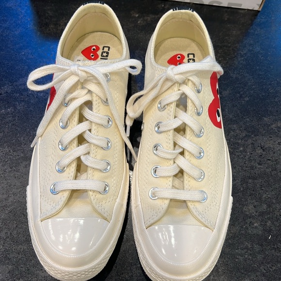 Converse shoes - Picture 3 of 6